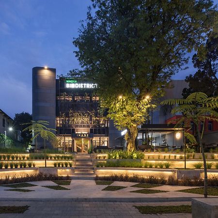 Nindya Biodistrict Hotel Бандунг Экстерьер фото